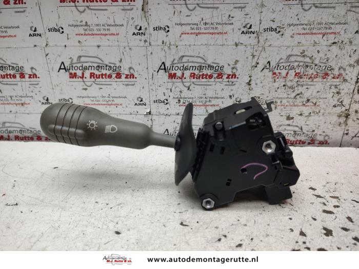 Gebruikte Richtingaanwijzer Schakelaar Renault Twingo O189617