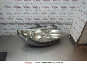 O189637 Gebruikte rechter koplamp Seat Ibiza