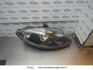 O189642 Gebruikte rechter koplamp Seat Altea