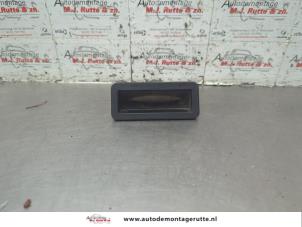 O189710 Gebruikte schakelaar achterklep Ford Focus