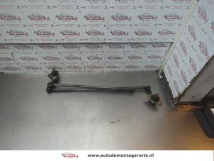 O189713 Gebruikte ruitenwis mechaniek Nissan Micra