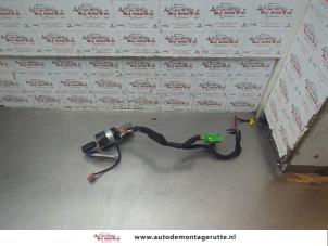 O189742 Gebruikte sleutel+contactslot Peugeot 307