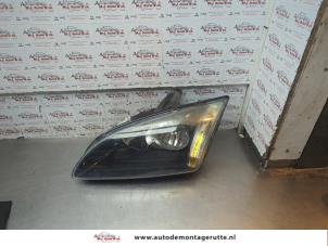 O189746 Gebruikte koplamp links Ford Focus