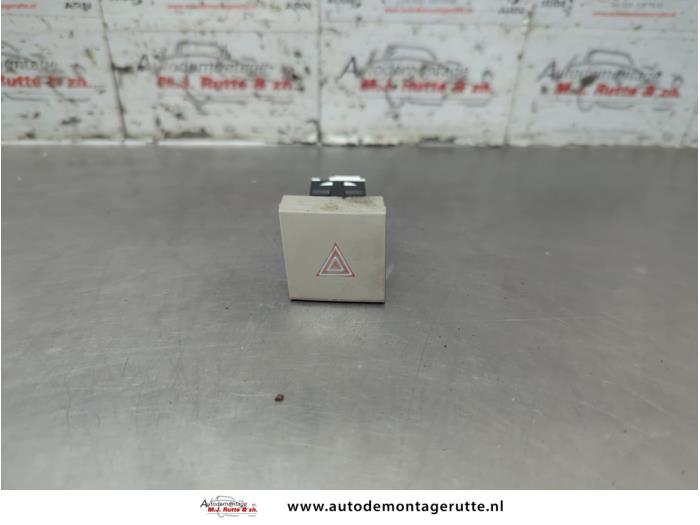 Gebruikte Paniekverlichtings Schakelaar Peugeot 508 O189815