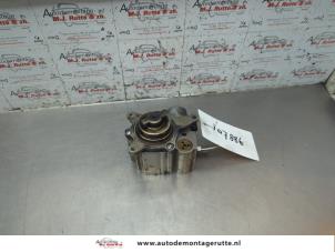 O189816 Gebruikte hogedrukpomp Peugeot 308