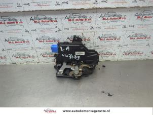 O189823 Gebruikte deurslot mechaniek 4deurs links-achter Skoda Octavia