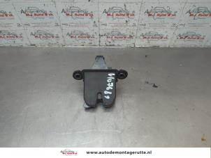 O189826 Gebruikte slotmechaniek achterklep Skoda Octavia