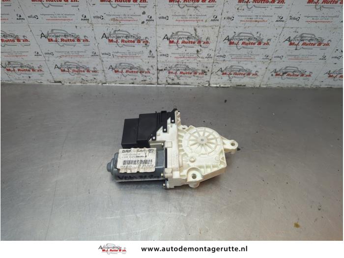 Gebruikte Raammotor Portier Skoda Octavia O189832