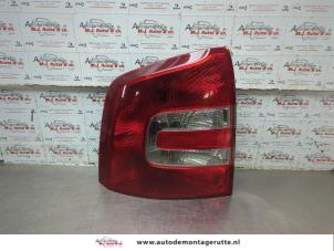 O189842 Gebruikte achterlicht links Skoda Octavia