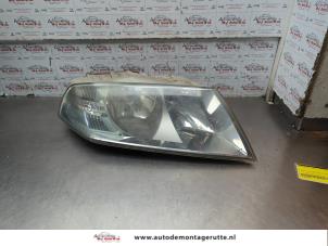 O189855 Gebruikte rechter koplamp Skoda Octavia