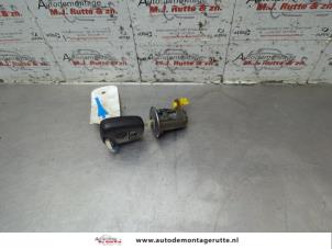 O189884 Gebruikte deurslot cilinder links Citroen C1