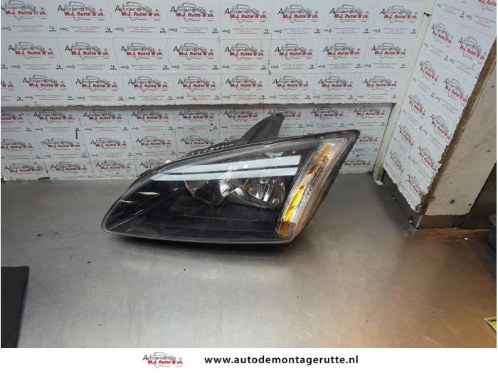 Gebruikte Koplamp links Ford Focus O189893