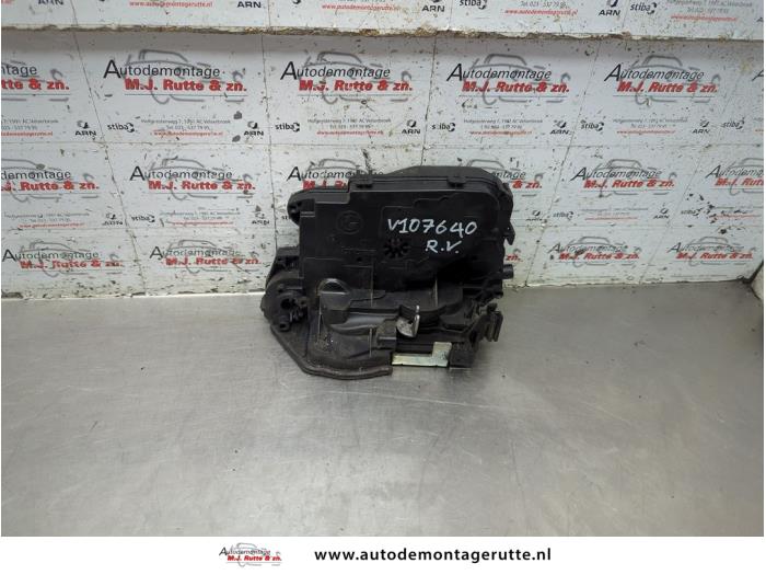 Gebruikte Portierslot Mechaniek 4Deurs rechts-voor BMW 3-Serie O189928