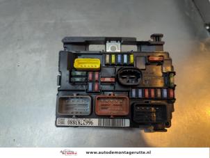 O189935 Gebruikte zekeringkast Peugeot 207