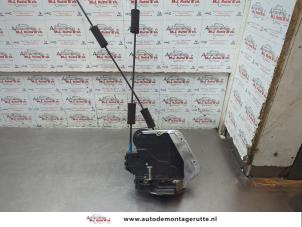 O189955 Gebruikte slotmechaniek portier 4deurs links-achter Lexus RX