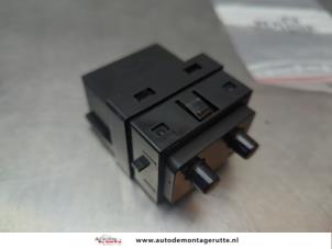 O189986 Gebruikte schakelaar stoelverwarming Lexus RX