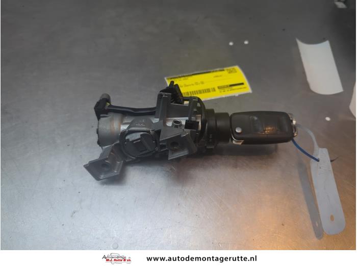 Gebruikte Kontaktslot+Sleutel Volkswagen Golf O190005