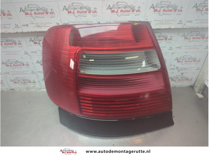 Gebruikte Achterlicht links Audi A4 O190010