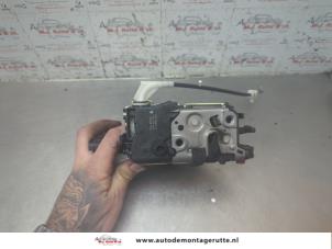 O190029 Gebruikte deurslot mechaniek 4deurs links-achter Citroen C3