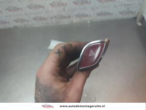 O190046 Gebruikte paniekverlichtings schakelaar Citroen C3