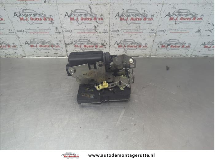 Gebruikte Slotmechaniek Portier 4Deurs links-achter Dacia Sandero O190078