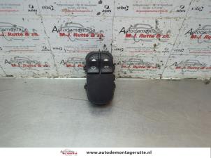 O190092 Gebruikte schakelaar elektrisch raam Ford Focus