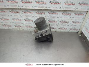 O190123 Gebruikte abs pomp Audi A8
