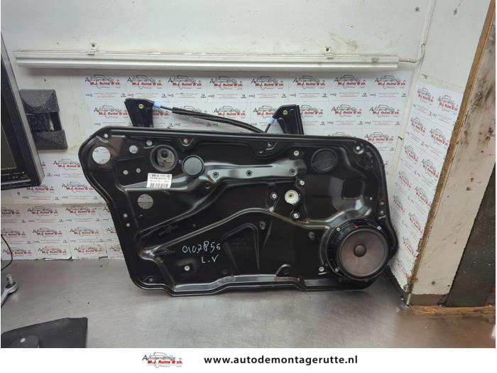 Gebruikte Raammechaniek 4Deurs links-voor Volkswagen Bora O190174