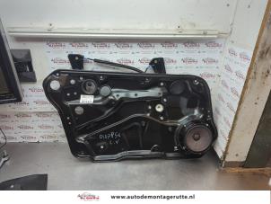 O190174 Gebruikte ruitmechaniek 4deurs links-voor Volkswagen Bora