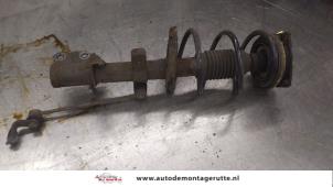 O190214 Gebruikte veerpoot rechts-voor Renault Clio