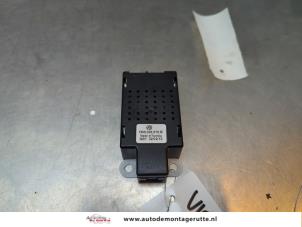 O190250 Gebruikte antenne versterker Volkswagen Golf