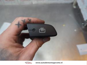O190284 Gebruikte verwarmingsschakelaar achterruit Citroen C1