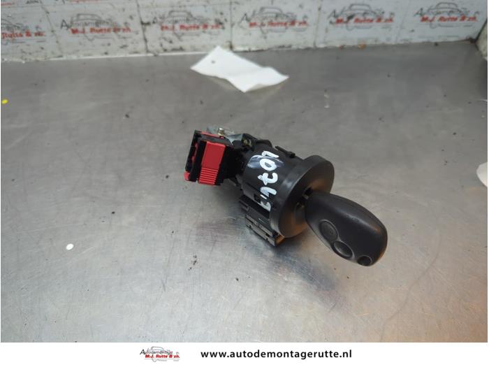 Gebruikte Sleutel+Contactslot Renault Twingo O190293