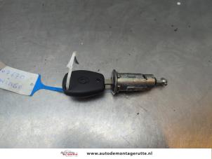 O190295 Gebruikte portierslot cilinder links Renault Twingo