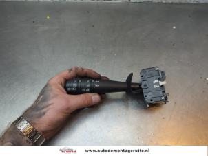 O190304 Gebruikte schakelaar richtingaanwijzer Renault Twingo