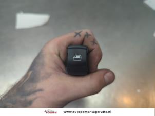 O190363 Gebruikte schakelaar elektrisch raam Audi A8