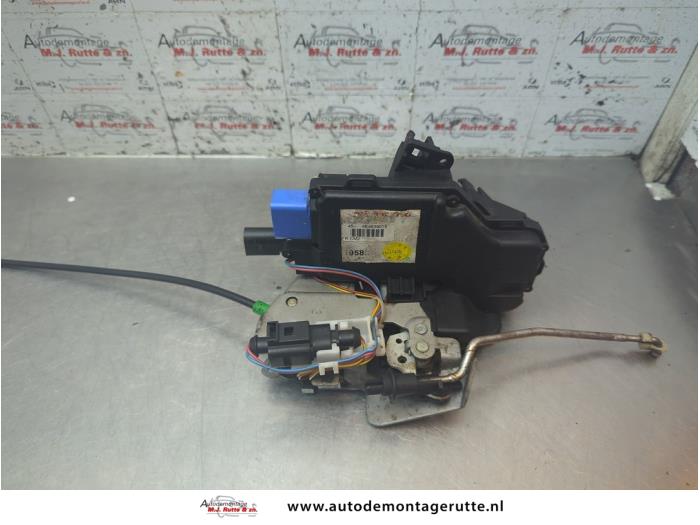 Gebruikte Deurslot Mechaniek 4Deurs links-achter Audi A8 O190383