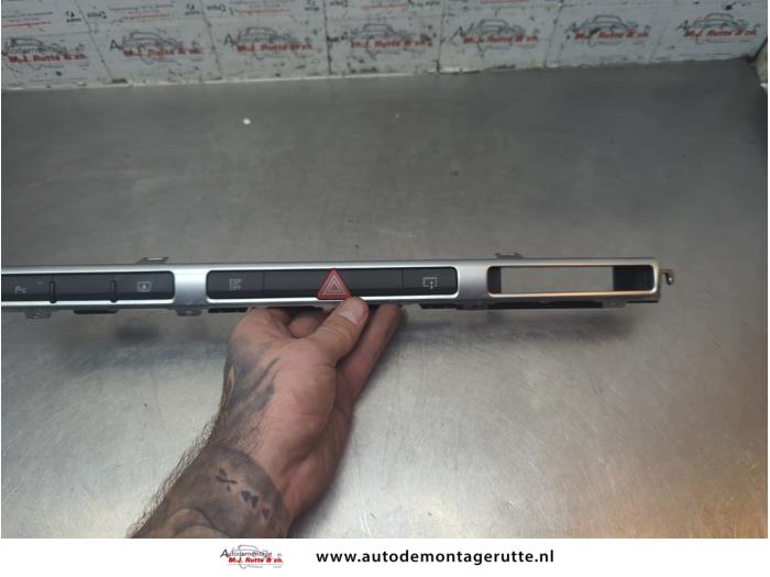 Gebruikte Gevarenlicht Schakelaar Audi A8 O190385