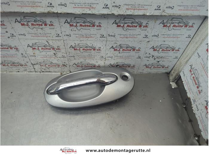 Gebruikte Portiergreep 4Deurs rechts-voor Kia Carnival O190389