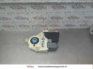 Gebruikte Raammotor Portier Peugeot 307 SW (3H) 1.6 16V Prijs op aanvraag aangeboden door Autodemontage M.J. Rutte B.V.