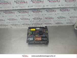 O190418 Gebruikte zekeringkast Peugeot 307