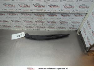 O190428 Gebruikte ruitenwisserarm achter Renault Twingo