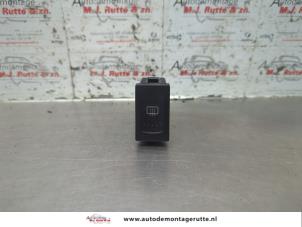 O190437 Gebruikte schakelaar achteruitverwarming Volkswagen Sharan