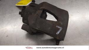 O190449 Gebruikte remklauw (tang) links-voor Volkswagen Golf