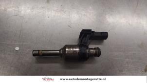 O190451 Gebruikte injector (benzine injectie) Volkswagen Golf