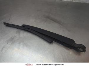 O190518 Gebruikte ruitenwisserarm achter Volkswagen UP