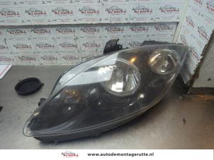 O190581 Gebruikte linker koplamp Seat Leon
