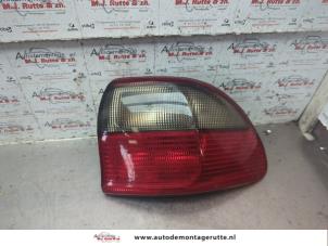 O190596 Gebruikte achterlicht rechts Opel Omega
