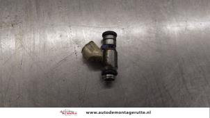 O190612 Gebruikte injector (benzine injectie) Volkswagen Golf