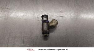 O190613 Gebruikte injector (benzine injectie) Volkswagen Golf